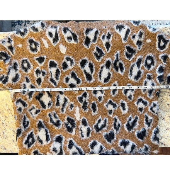 River Island Leopard Animal Print Fuzzy Knit Cropped Mock Neck Jumper Sweater - Picture 7 of 9